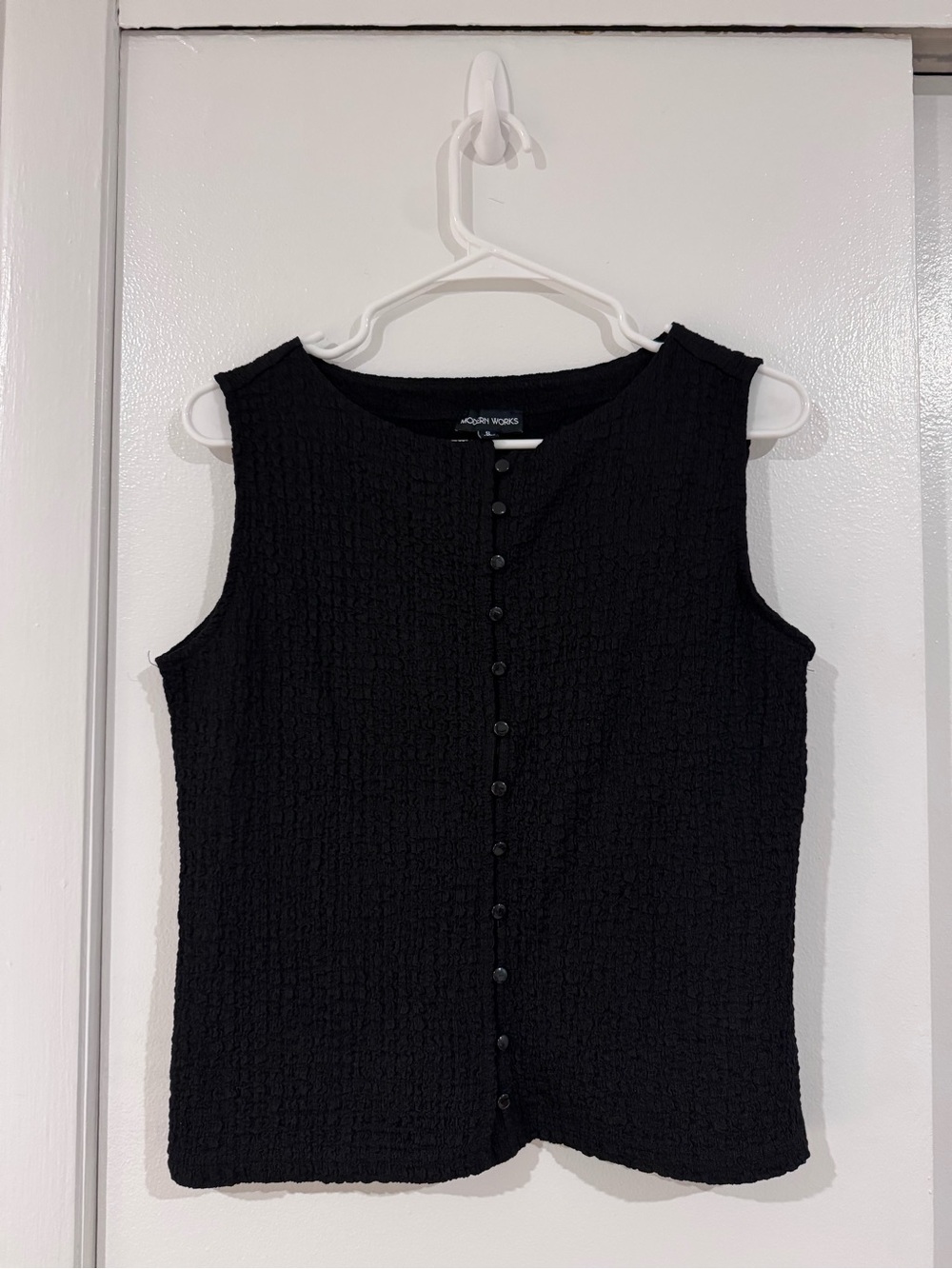 Black Textured Button-Front Sleeveless Camisole